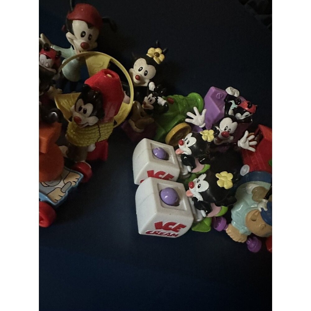 ANIMANIACS Lot of 16 - 1993 - 1997 McDonald's Wendy's Warner Bros Toys Rolling - Picture 12 of 16
